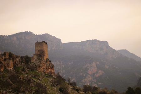 Castillo de Otíñar, Jaén, España | © Source: unsplash.com